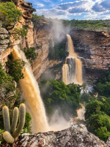 Cachoeira do Ferro Doido cheia depois das chuvas