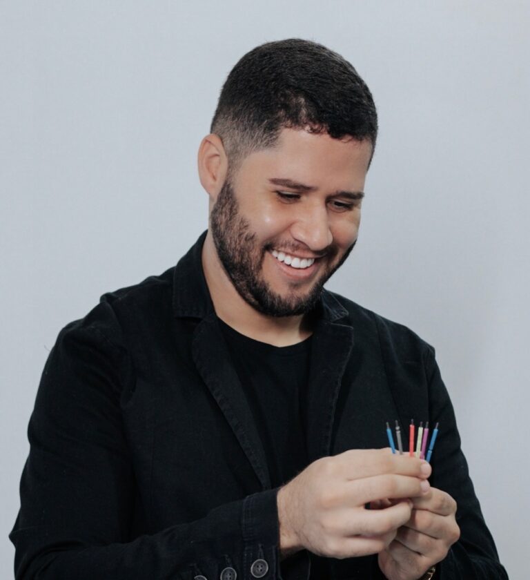Dr. Esdras Gomes, cirurgião-dentista