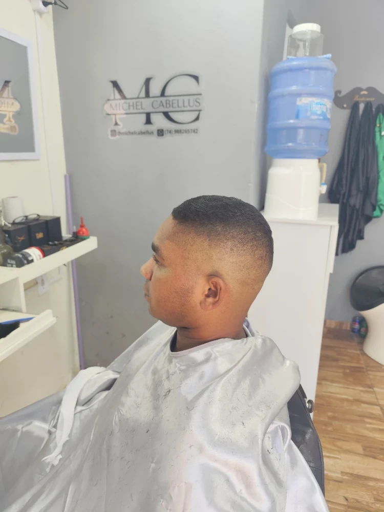 Corte militar navalhado